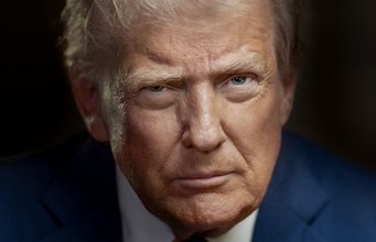 Just After Stepping Off Plane in TX, Trump Looks Out to See JAW DROPPING SURPRISE Just After Stepping Off Plane in TX, Trump Looks Out to See JAW DROPPING SURPRISE